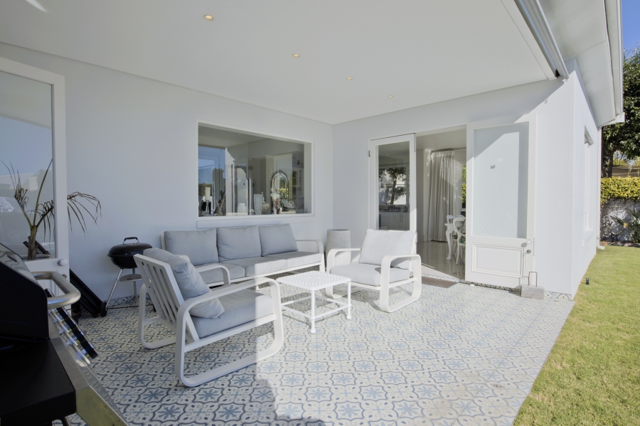 To Let 3 Bedroom Property for Rent in Sunset Beach Western Cape